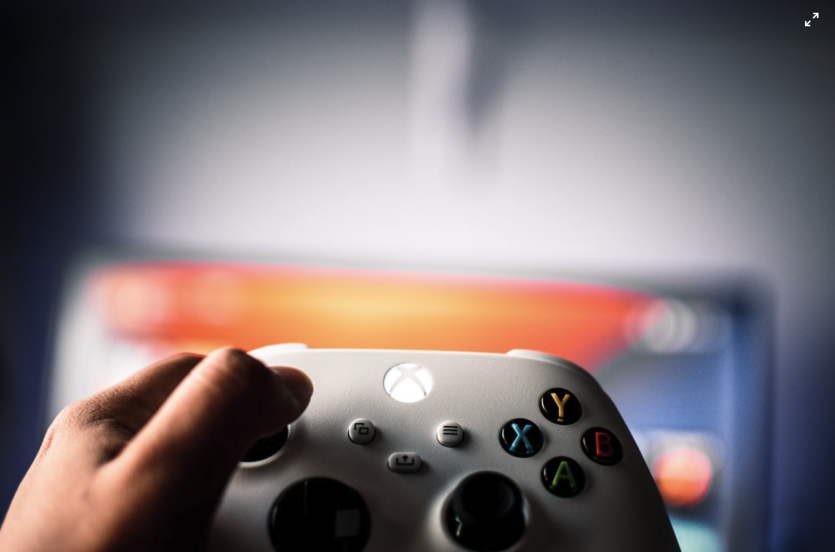 Xbox mění kurz: Exkluzivní hry by se měly dostat i na PlayStation